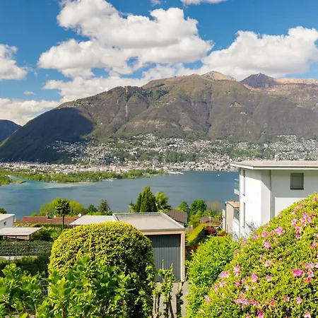 Miralago Apt- C23 By Interhome شقة *